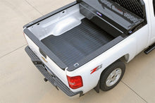 画像をギャラリービューアに読み込む, Dee Zee 19-23 Chevrolet Silverado Heavyweight Bed Mat - Custom Fit 8Ft Bed (Lined Pattern)