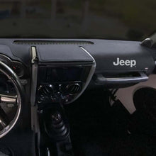 画像をギャラリービューアに読み込む, Covercraft 22-24 Jeep Grand Cherokee - No Display w Speakers LE Dash Cover W Logo