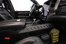 画像をギャラリービューアに読み込む, Addictive Desert Designs 2021+ RAM 1500 TRX Center Console Molle Panels &amp; Digital Device Bridge