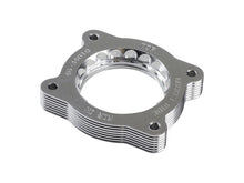 画像をギャラリービューアに読み込む, aFe 07-13 Chevrolet Silverado 1500/GMC Sierra 1500 Silver Bullet Throttle Body Spacer - Silver