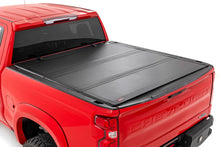 画像をギャラリービューアに読み込む, Hard Tri-Fold Flip Up Bed Cover | 6'7" Bed | Chevy/GMC Sierra 1500 (19-26)/Silverado 1500 (19-26) 