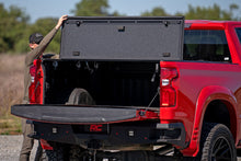 画像をギャラリービューアに読み込む, Hard Tri-Fold Flip Up Bed Cover | 6'7" Bed | Chevy/GMC Sierra 1500 (19-26)/Silverado 1500 (19-26) 