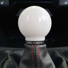 画像をギャラリービューアに読み込む, POCO Insulated Low-Profile Shift Knob in White (M10X1.5)
