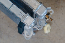 画像をギャラリービューアに読み込む, CSF 05-06 Ford GT High-Performance All-Aluminum Heat Exchanger