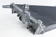 画像をギャラリービューアに読み込む, CSF 21-25 Ford Raptor and F-150 High Performance Radiator