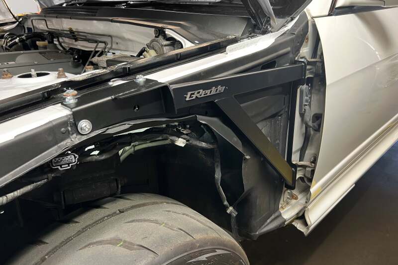 GReddy NISSAN SKYLINE R33 FRONT FENDER BRACE