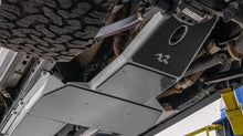 画像をギャラリービューアに読み込む, Rugged Ridge 18-23 Jeep Wrangler JLU 4dr Alum. Skid Plate for Engine/Trans - Tex. Blk