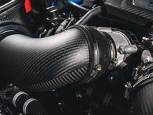 画像をギャラリービューアに読み込む, AWE Tuning 24-26 Ford S650 Mustang GT/Dark Horse S-FLO Carbon Intake