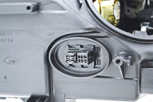 画像をギャラリービューアに読み込む, Hella 2009-2012 BMW 740i Headlight Assembly