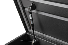 画像をギャラリービューアに読み込む, Dee Zee Universal Tool Box - Red Crossover - Single Lid Black BT Pull Handle (Low/Txt Blk)