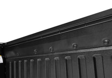 画像をギャラリービューアに読み込む, Roll-N-Lock 2024 Toyota Tacoma 6ft A-Series Retractable Tonneau Cover