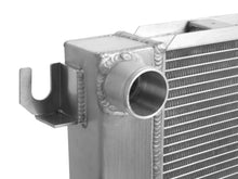 画像をギャラリービューアに読み込む, aFe 94-02 Dodge Ram 2500/3500 L6 5.9L BladeRunner Street Series Radiator