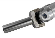 画像をギャラリービューアに読み込む, Ford Racing 96-04 Ford Mustang (w/ Manual Trans &amp; 31 Spline) One Piece Aluminum Driveshaft Assembly