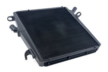 画像をギャラリービューアに読み込む, CSF 09-15 Ferrari 458 High Performance All Aluminum Radiator - Left