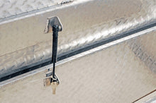 画像をギャラリービューアに読み込む, Dee Zee Universal Tool Box - Specialty Narrow BT Alum MID SIZE