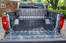 画像をギャラリービューアに読み込む, Dee Zee 88-00 Chevrolet/GMC C/K Pickup Heavyweight Bed Mat - Custom Fit 8Ft Bed (Lined Pattern)