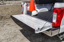 画像をギャラリービューアに読み込む, Deezee 02-09 Dodge Ram Tailgate Protector Cap Black-Tread