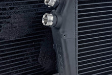 画像をギャラリービューアに読み込む, CSF Porsche 964/993 OEM+ Performance Fender Oil Cooler