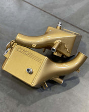 画像をギャラリービューアに読み込む, CSF 16-21 BMW M5 (F90) / 17-21 BMW M8 (F91/F92/F93) Twin Charge-Air-Cooler Set - Carbon Gold Matte
