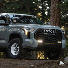 画像をギャラリービューアに読み込む, Baja Designs 2022+ Toyota Tundra S2 SAE OEM Fog Light Replacement Kit - Clear