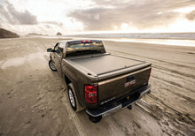 画像をギャラリービューアに読み込む, Roll-N-Lock 2024 Toyota Tacoma 6ft A-Series Retractable Tonneau Cover