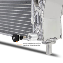 画像をギャラリービューアに読み込む, Mishimoto 97-04 Chevy Corvette C5 Performance Aluminum Radiator