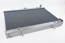 画像をギャラリービューアに読み込む, CSF 94-98 Nissan GT-R / GTS R33 High-Performance All-Aluminum Radiator - Black