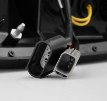画像をギャラリービューアに読み込む, AlphaRex 97-03 Ford F150 / 99-16 Ford F250/F350/F450/F550 LUXX-Series LED Tail Lights - Black