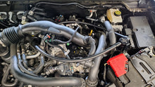 画像をギャラリービューアに読み込む, J&amp;L 24-25 Ford Ranger Raptor 3.0L PCV Side Oil Separator - Black Anodized