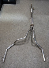 画像をギャラリービューアに読み込む, MBRP 21-24 Chevrolet Suburban XL 5.3L 3in T304 SS 2.5in Dual Split Carbon Fiber Cat-back