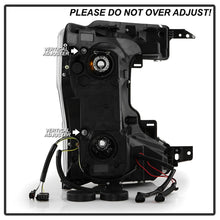 画像をギャラリービューアに読み込む, Spyder Signature 20-22 Ford F250/F350 (Halogen) Proj. Headlights - Black (PRO-YD-FS20HALSI-SEQ-BK)