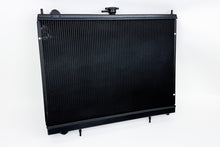 画像をギャラリービューアに読み込む, CSF 99-02 Nissan GT-R / GT R34 High-Performance All-Aluminum Radiator - Black