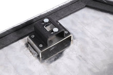 画像をギャラリービューアに読み込む, Dee Zee Universal Tool Box - Specialty 60 Degree Triangle BT Alum