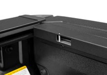 画像をギャラリービューアに読み込む, Roll-N-Lock 2024 Toyota Tacoma 6ft A-Series Retractable Tonneau Cover