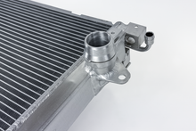 画像をギャラリービューアに読み込む, CSF 13-18 Ford Focus ST Radiator