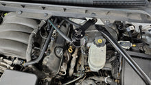 画像をギャラリービューアに読み込む, J&amp;L 14-18 Chevy Silverado 1500 / 14-18 GMC Sierra 1500 4.3L V6 Oil Separator - Black Anodized