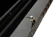 画像をギャラリービューアに読み込む, Dee Zee Universal Tool Box - Specialty Wheel Well Black BT (Passenger Side)