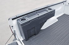 画像をギャラリービューアに読み込む, Dee Zee Universal Tool Box - Specialty Wheel Well Poly
