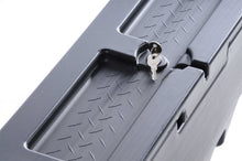 画像をギャラリービューアに読み込む, Dee Zee Universal Tool Box - Specialty Wheel Well Poly