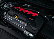 画像をギャラリービューアに読み込む, audi-rs3-engine-2022-bay.png