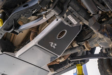 画像をギャラリービューアに読み込む, Rugged Ridge 18-23 Jeep Wrangler JLU 4dr Alum. Skid Plate for Engine/Trans - Tex. Blk