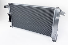 画像をギャラリービューアに読み込む, CSF 05-06 Ford GT High Performance All-Aluminum Radiator