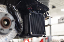 画像をギャラリービューアに読み込む, CSF Porsche 964/993 OEM+ Performance Fender Oil Cooler