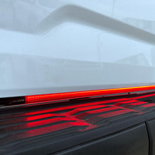 画像をギャラリービューアに読み込む, Putco 23-24 GMC Canyon 48In Direct Fit Red Blade Kit Tailgate Bars