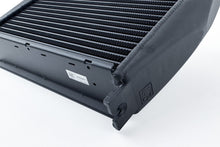 画像をギャラリービューアに読み込む, CSF Porsche 964/993 OEM+ Performance Fender Oil Cooler