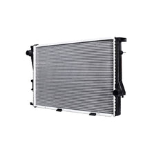 画像をギャラリービューアに読み込む, Mishimoto BMW 528i Replacement Radiator 1999-2000