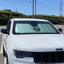画像をギャラリービューアに読み込む, Covercraft 22-24 Jeep Grand Cherokee UVS100 Custom Sunscreen with Jeep Grill logo