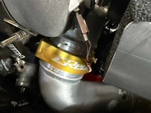 画像をギャラリービューアに読み込む, GReddy 3.0 Inch Gold Anodized Aluminum Boost Tube Clamp Set