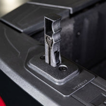 画像をギャラリービューアに読み込む, Putco 14-18 Chevrolet Silverado HD/GMC Sierra HD Push-Up Tie Handle (Passenger side rear) - Black