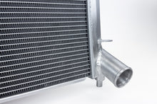 画像をギャラリービューアに読み込む, CSF 05-06 Ford GT High Performance All-Aluminum Radiator